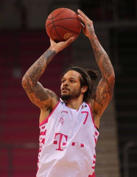 的观众和媒 的观众和媒